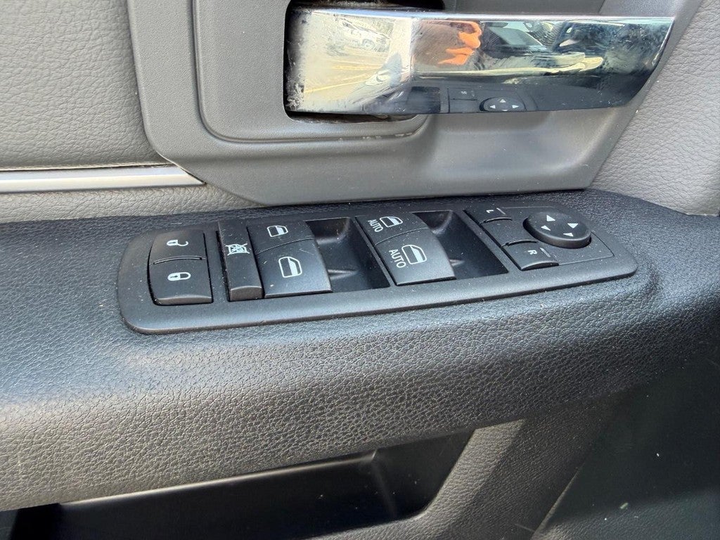 2024 RAM 1500 Classic SLT