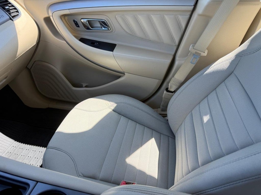 2018 Ford Taurus SE