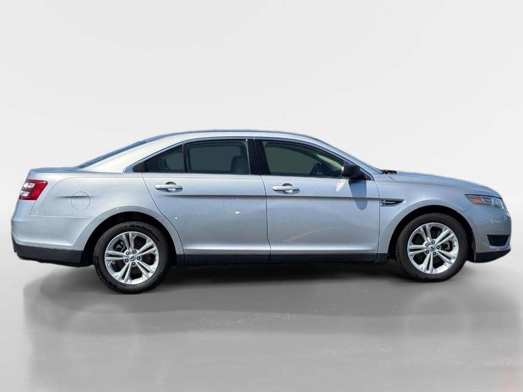 2018 Ford Taurus SE