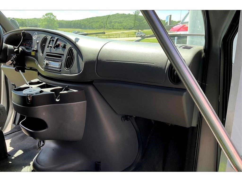 2008 Ford E-450 Super Duty Base