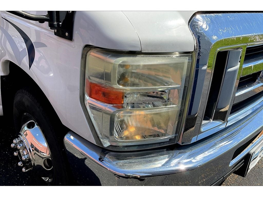 2008 Ford E-450 Super Duty Base