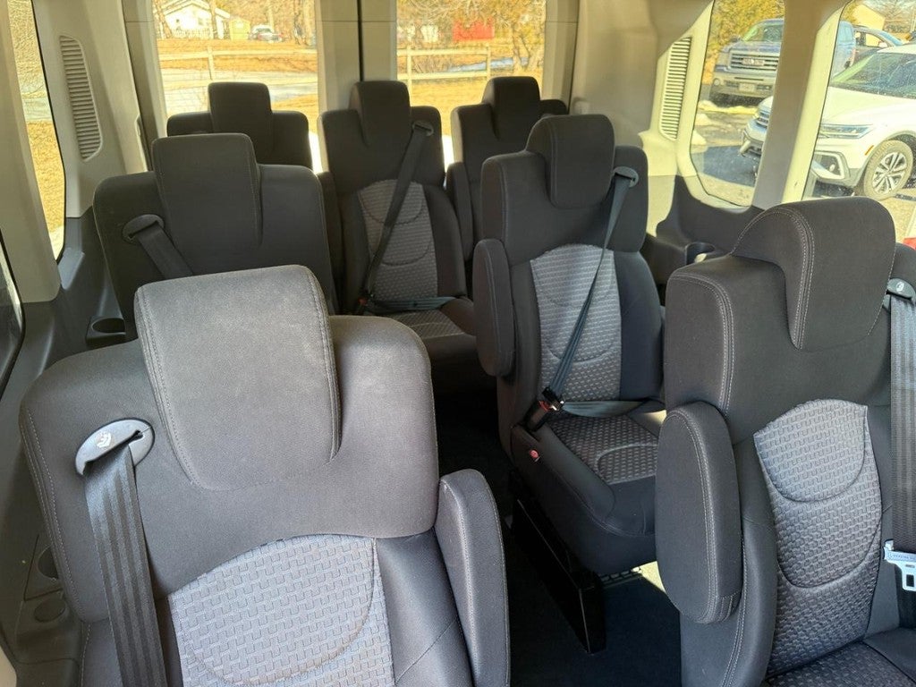 2023 Ford Transit Wagon XLT