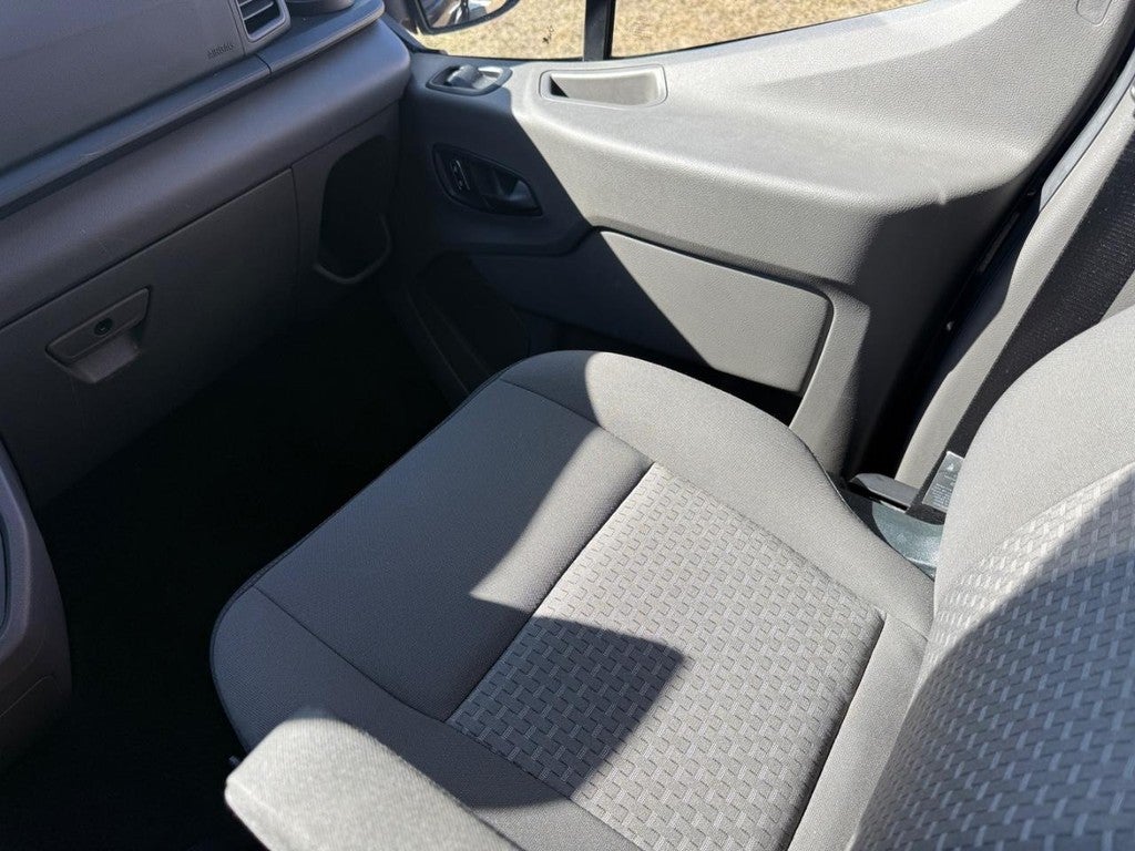 2023 Ford Transit Wagon XLT