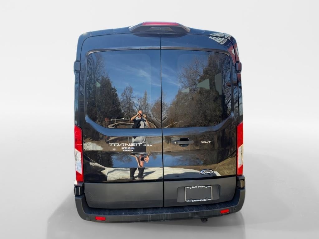 2023 Ford Transit Wagon XLT