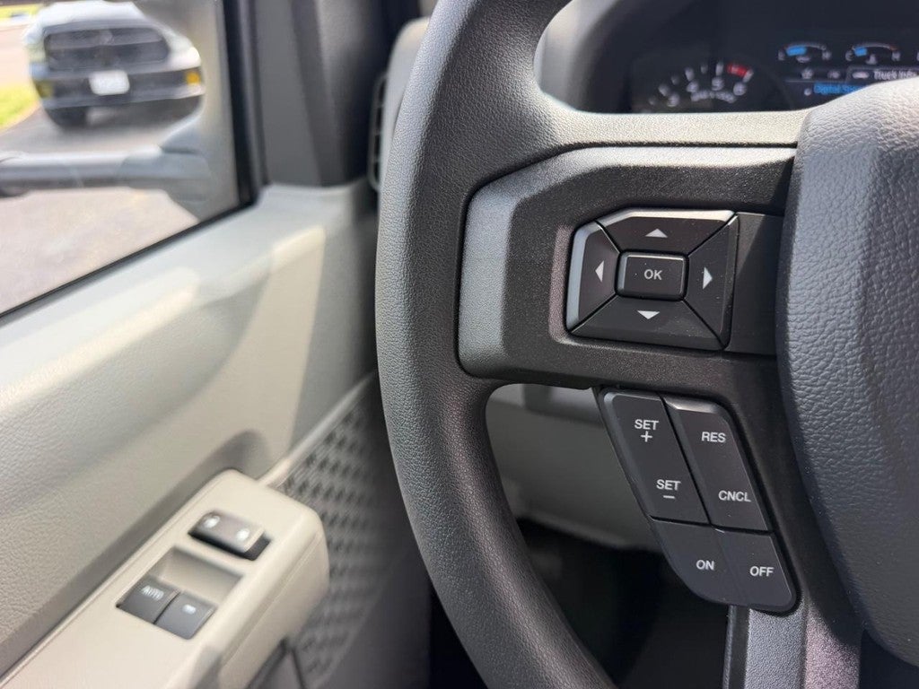 2026 Ford E-450 Super Duty Base