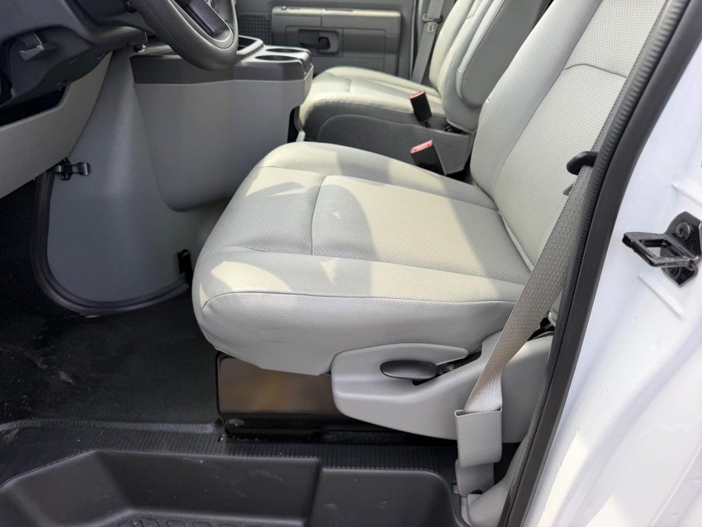 2026 Ford E-450 Super Duty Base
