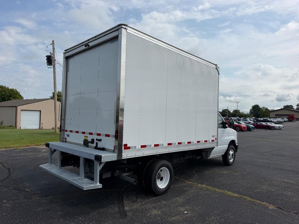 2026 Ford E-450 Super Duty Base