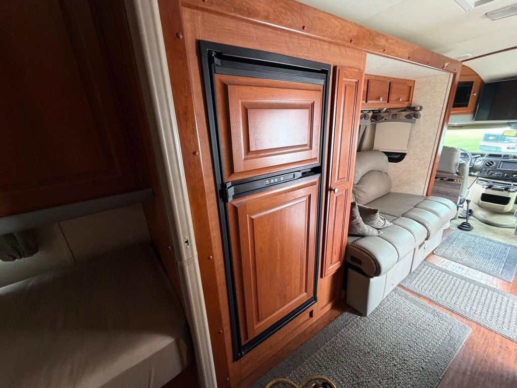 2018 Ford E-450 Super Duty Base