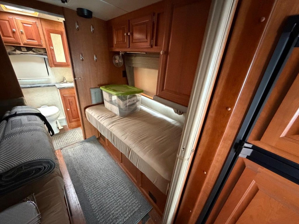 2018 Ford E-450 Super Duty Base