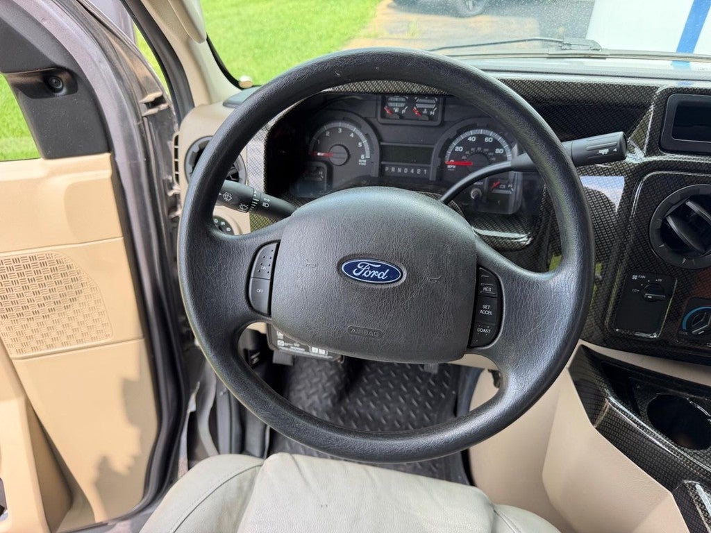 2018 Ford E-450 Super Duty Base