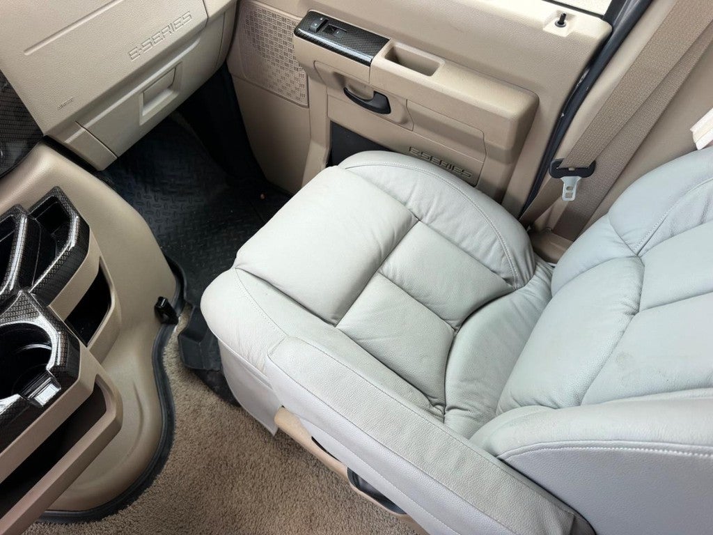 2018 Ford E-450 Super Duty Base