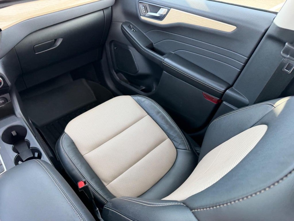 2022 Ford Escape Hybrid Titanium Hybrid