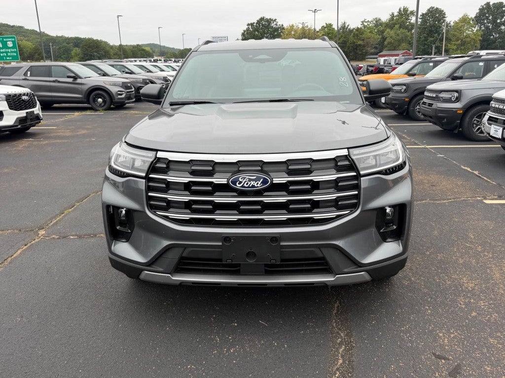 2027 Ford Explorer Active w/200A Pkg