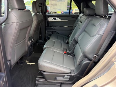 2027 Ford Explorer Active w/200A Pkg