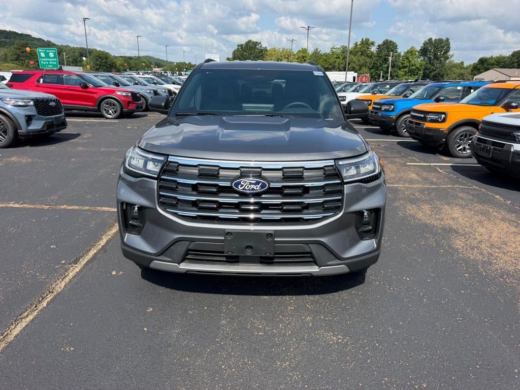 2027 Ford Explorer Active w/200A Pkg