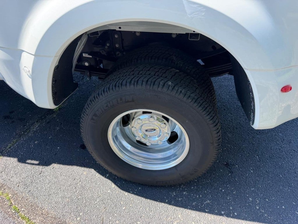 2025 Ford F-350 LARIAT