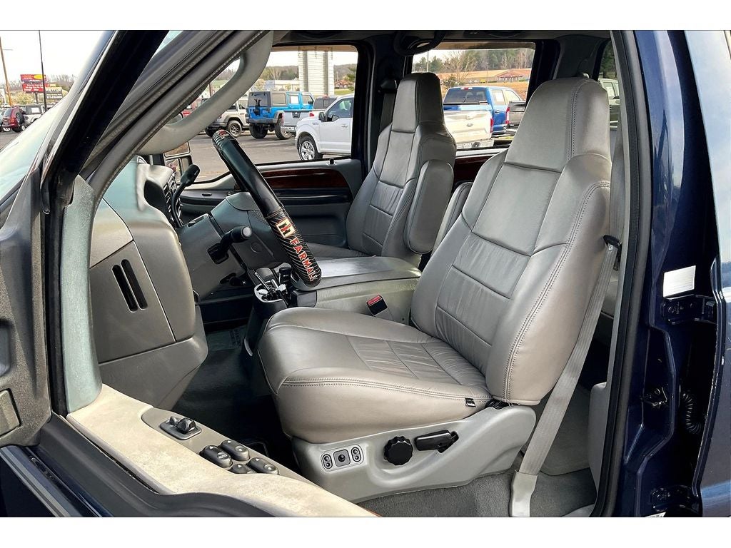 2003 Ford F-350 Truck