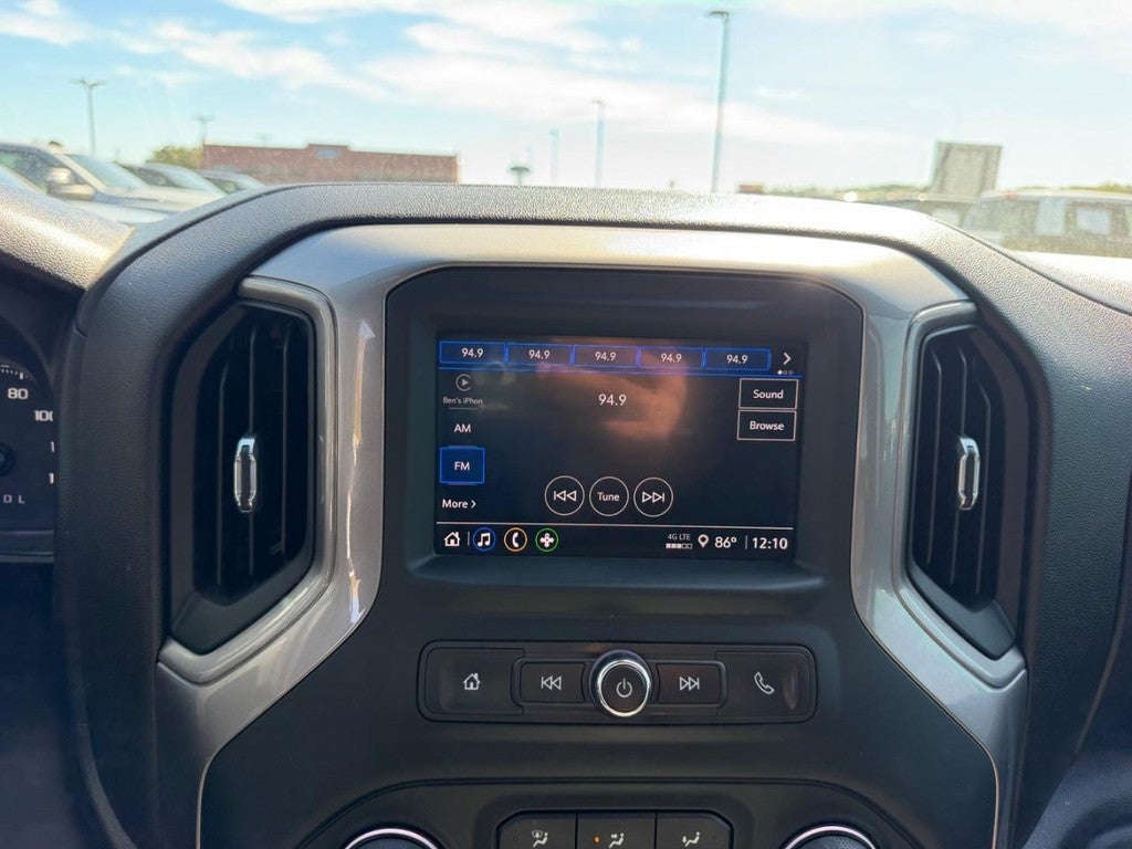 2022 Chevrolet Silverado Custom