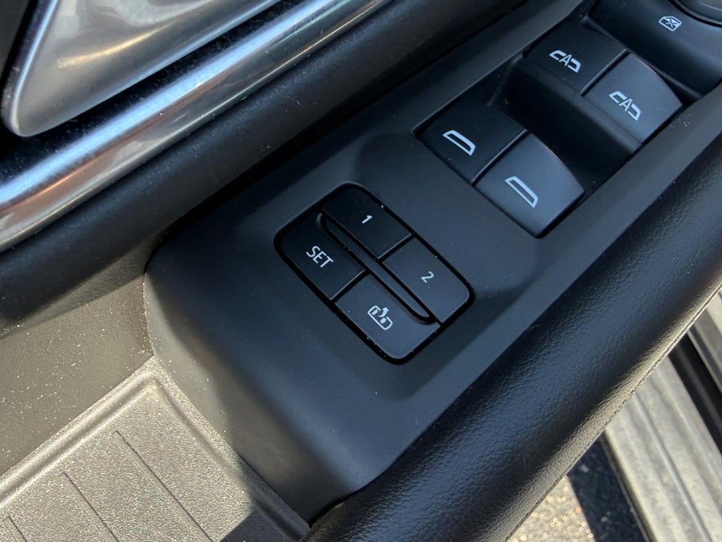 2024 GMC Yukon XL SLT