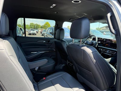 2025 Chevrolet Traverse AWD LT