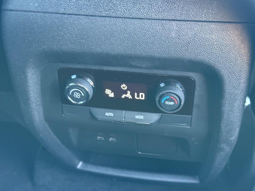 2025 Chevrolet Traverse AWD LT