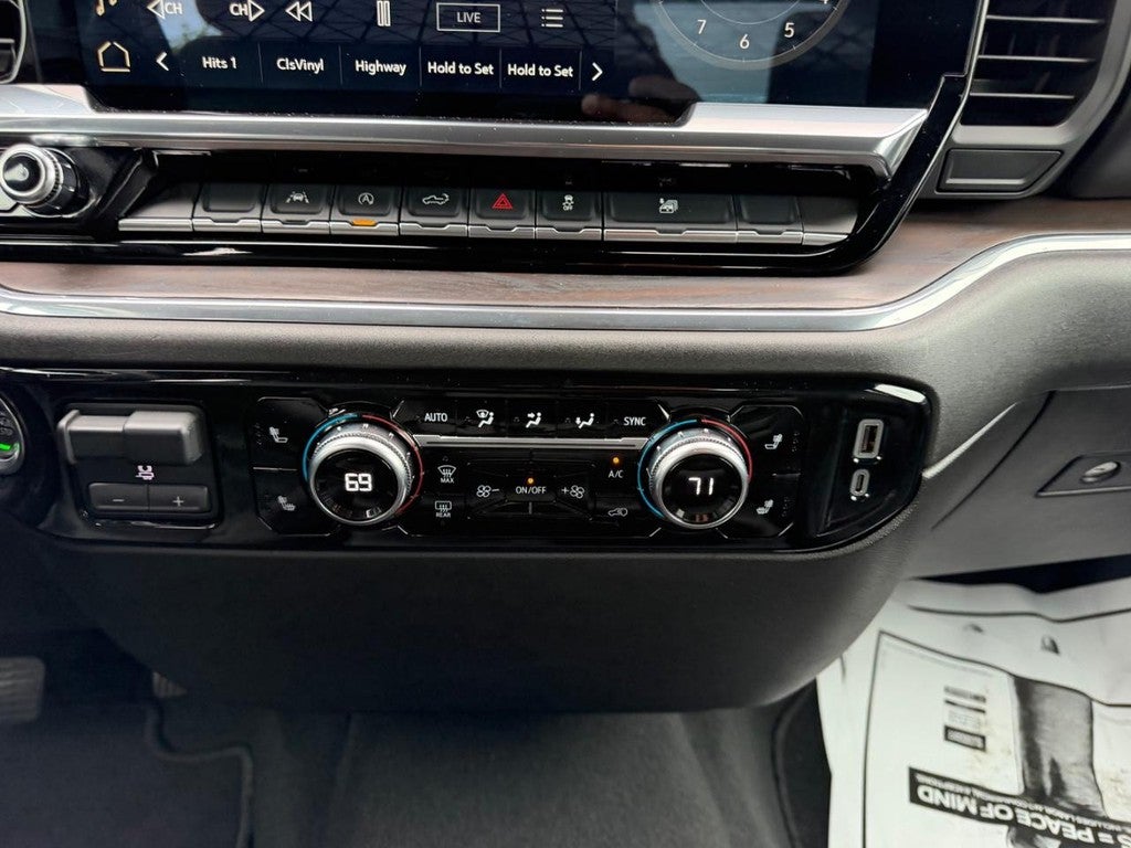 2025 GMC Sierra SLT