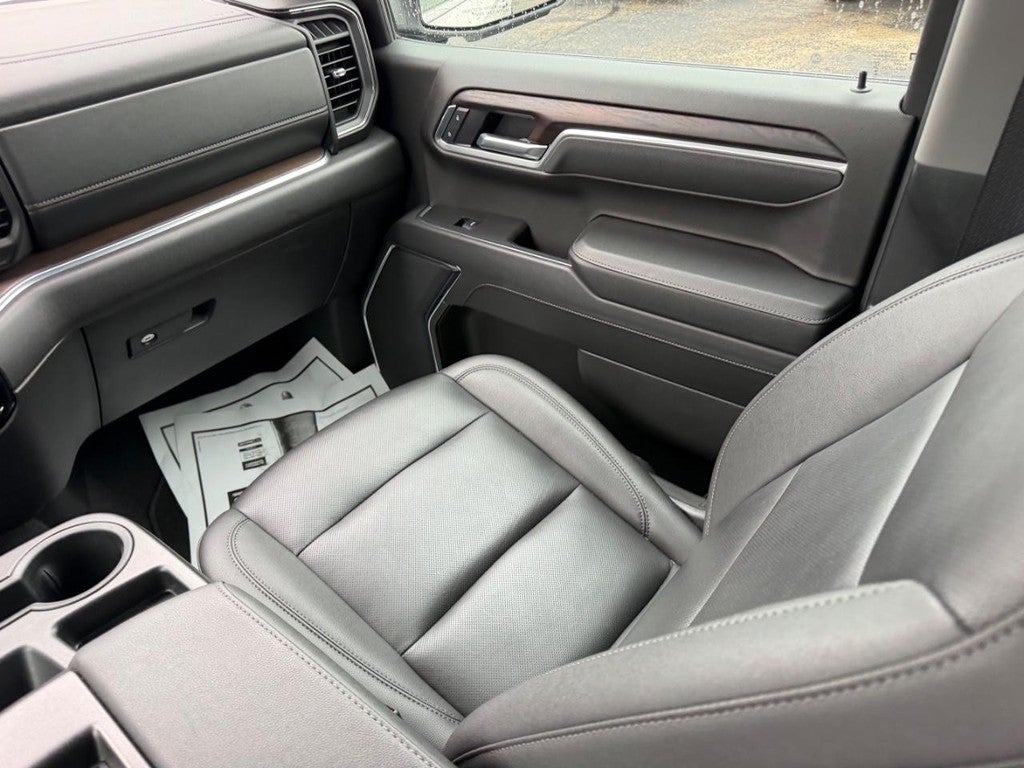 2025 GMC Sierra SLT
