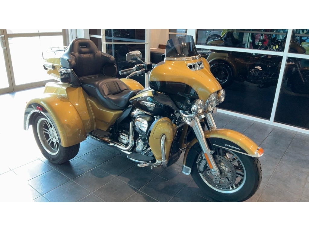 2017 Harley-Davidson FLHTCUTG TG