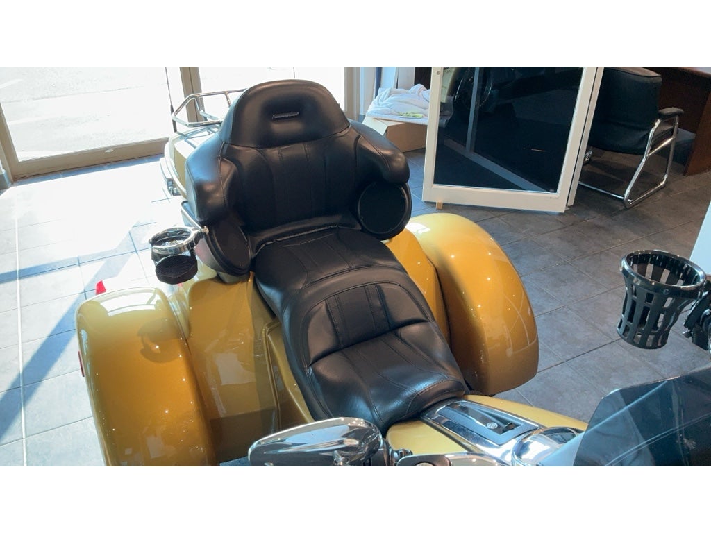 2017 Harley-Davidson FLHTCUTG TG