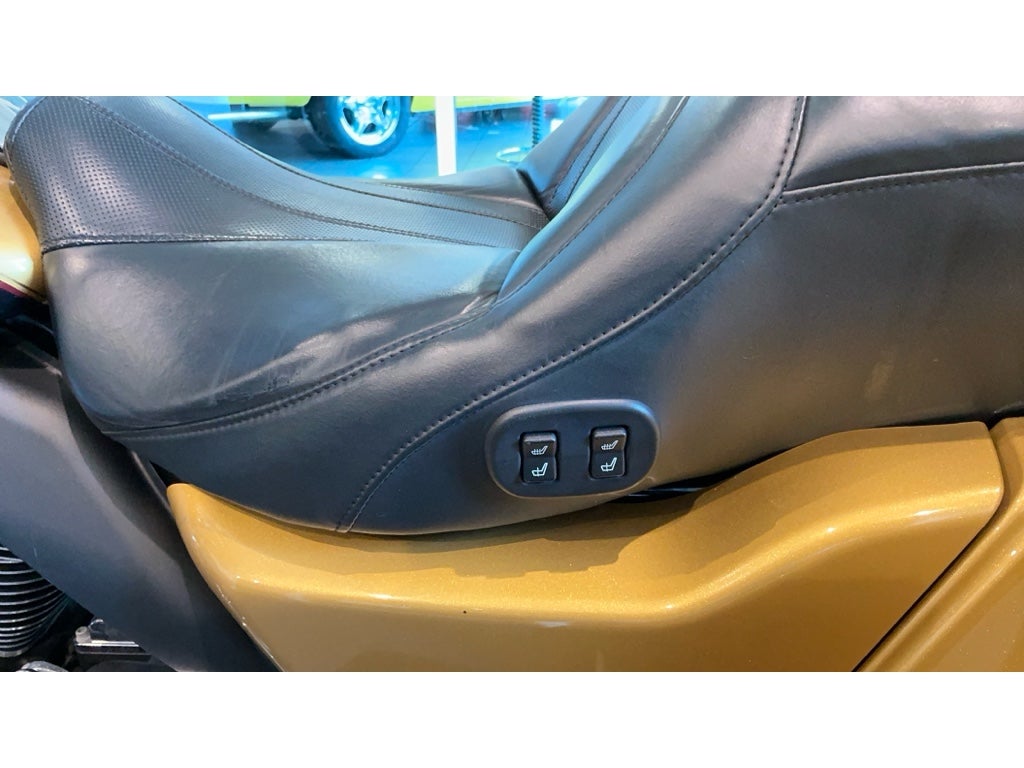 2017 Harley-Davidson FLHTCUTG TG