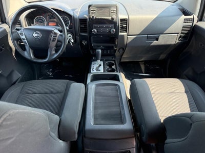 2014 Nissan Titan SV