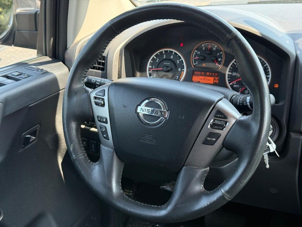 2014 Nissan Titan SV