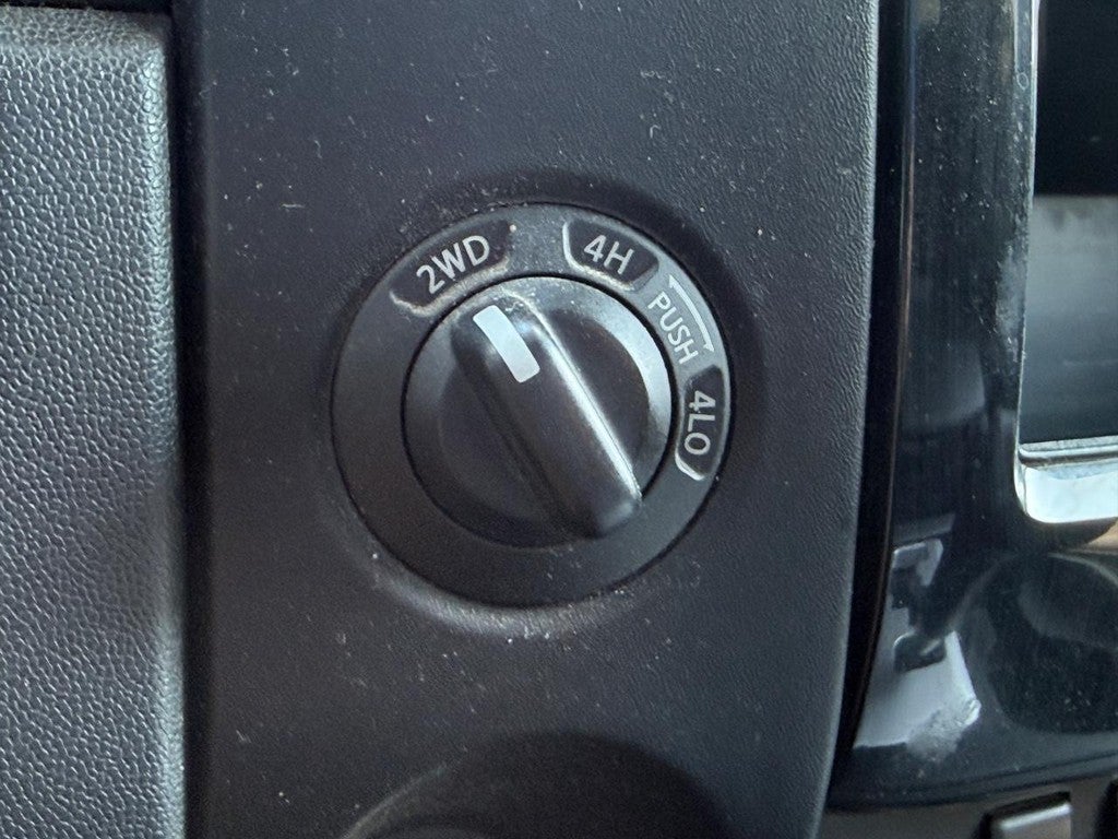 2014 Nissan Titan SV
