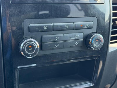 2014 Nissan Titan SV