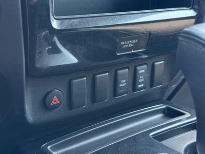 2014 Nissan Titan SV