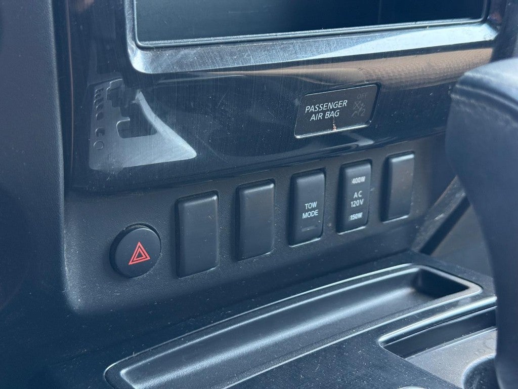 2014 Nissan Titan SV