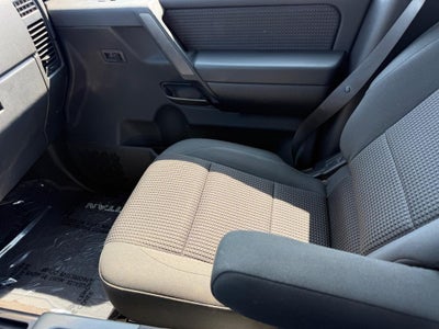 2014 Nissan Titan SV