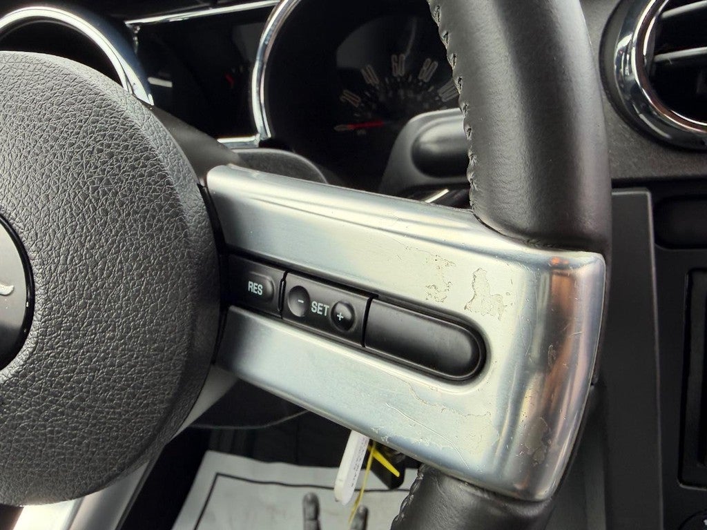 2008 Ford Mustang Deluxe