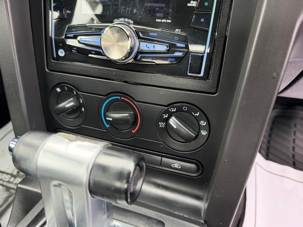 2008 Ford Mustang Deluxe