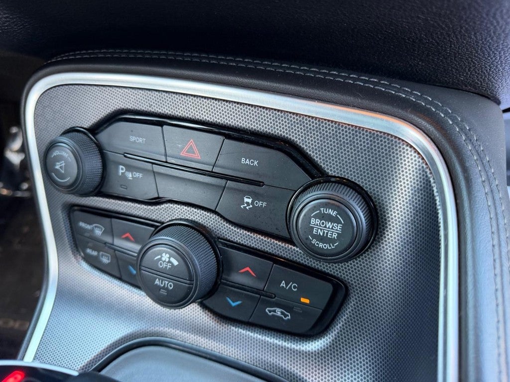 2015 Dodge Challenger SXT Plus