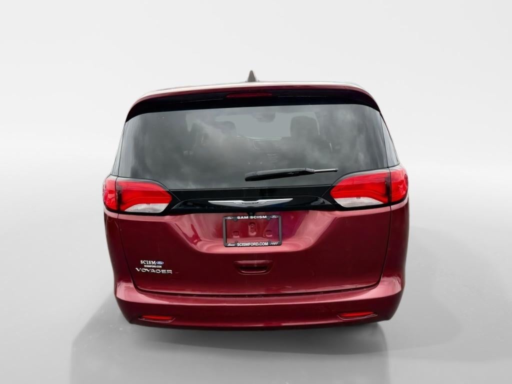 2023 Chrysler Voyager LX