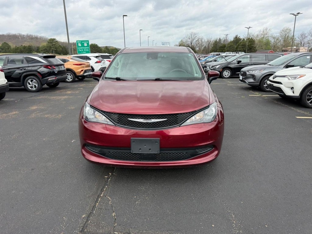 2023 Chrysler Voyager LX