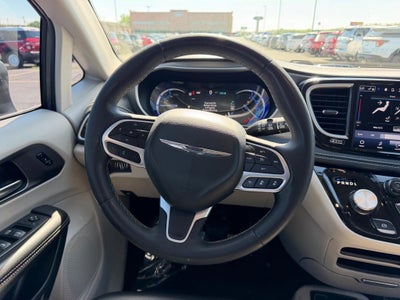 2023 Chrysler Pacifica Hybrid Touring L