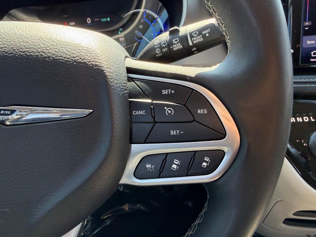 2023 Chrysler Pacifica Hybrid Touring L