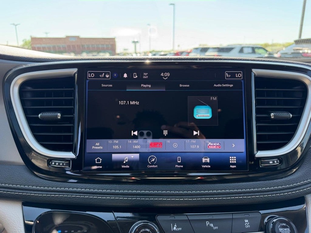 2023 Chrysler Pacifica Hybrid Touring L