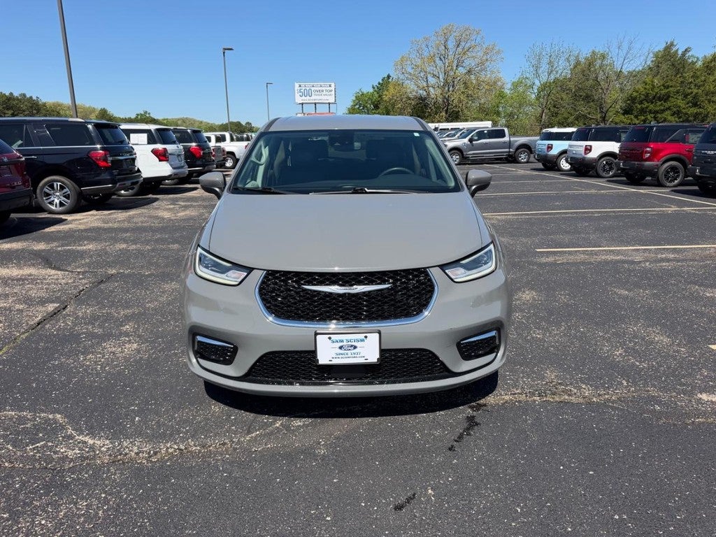 2023 Chrysler Pacifica Hybrid Touring L