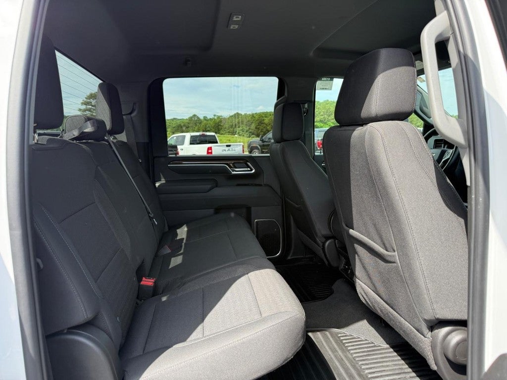 2025 Chevrolet Silverado LT