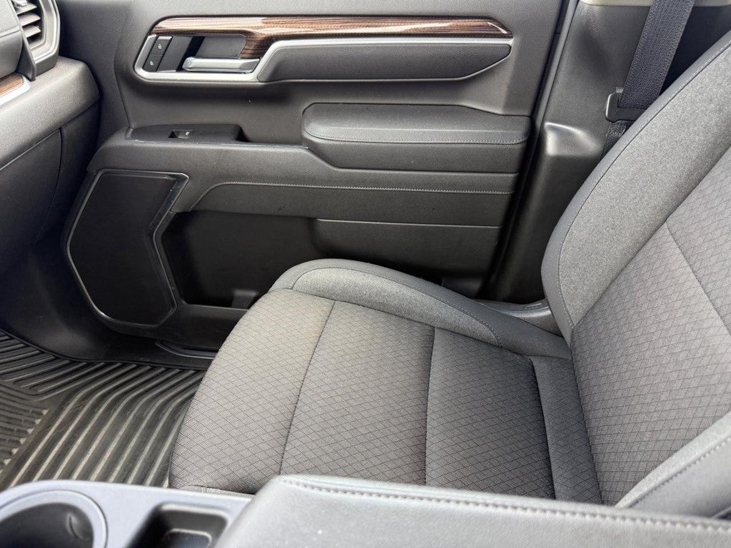 2025 Chevrolet Silverado LT