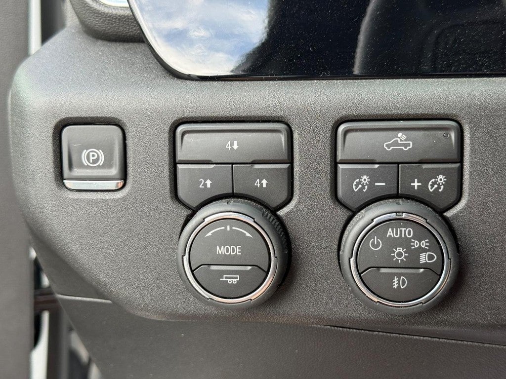 2025 Chevrolet Silverado LT