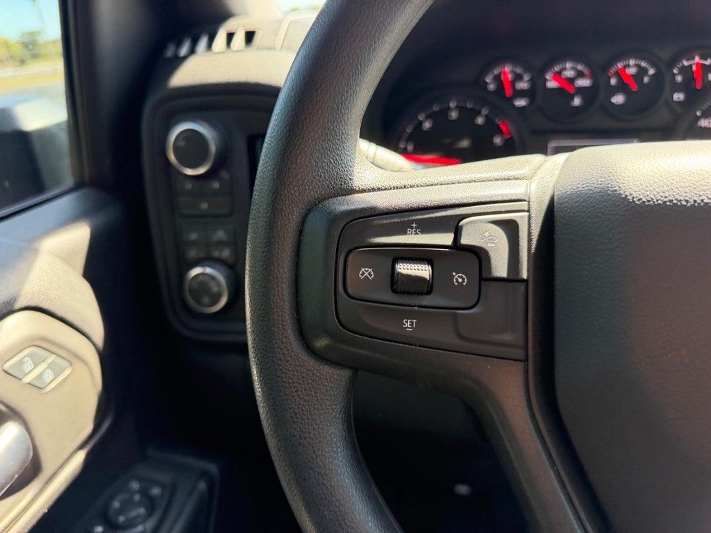 2025 Chevrolet Silverado Custom